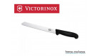 Couteau à pain Victorinox Fibrox 21 cm finement dentelé.