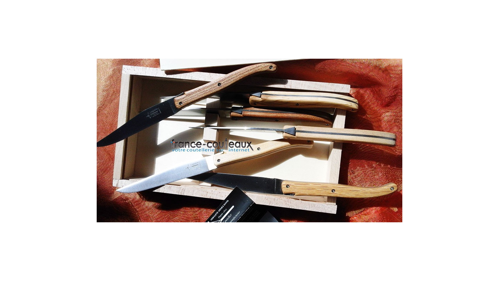 Coffret 6 couteaux de table Laguiole ,manche en bois de chene