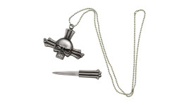 CCollier avec pendentif en forme de croix et tête de mort avec lame cachée